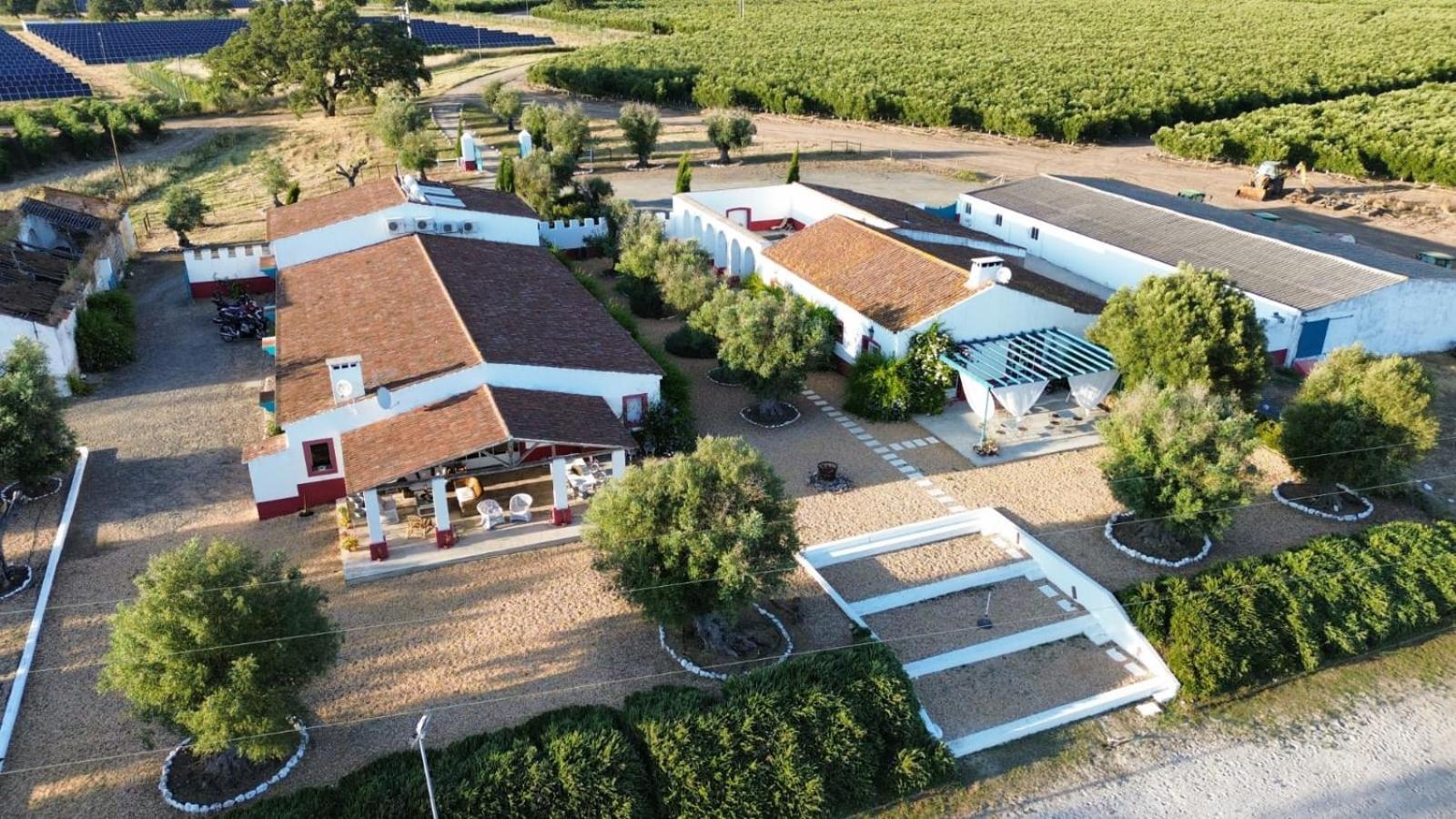 Отель Quinta Da Chamine Феррейра-ду-Алентежу Экстерьер фото